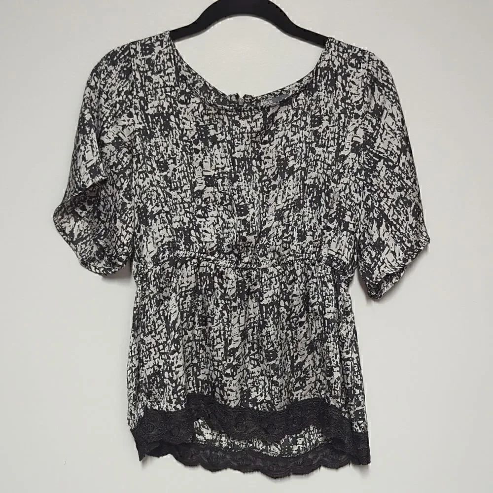 NWT Poetry Clothing Black and Gray Short Sleeve Blouse